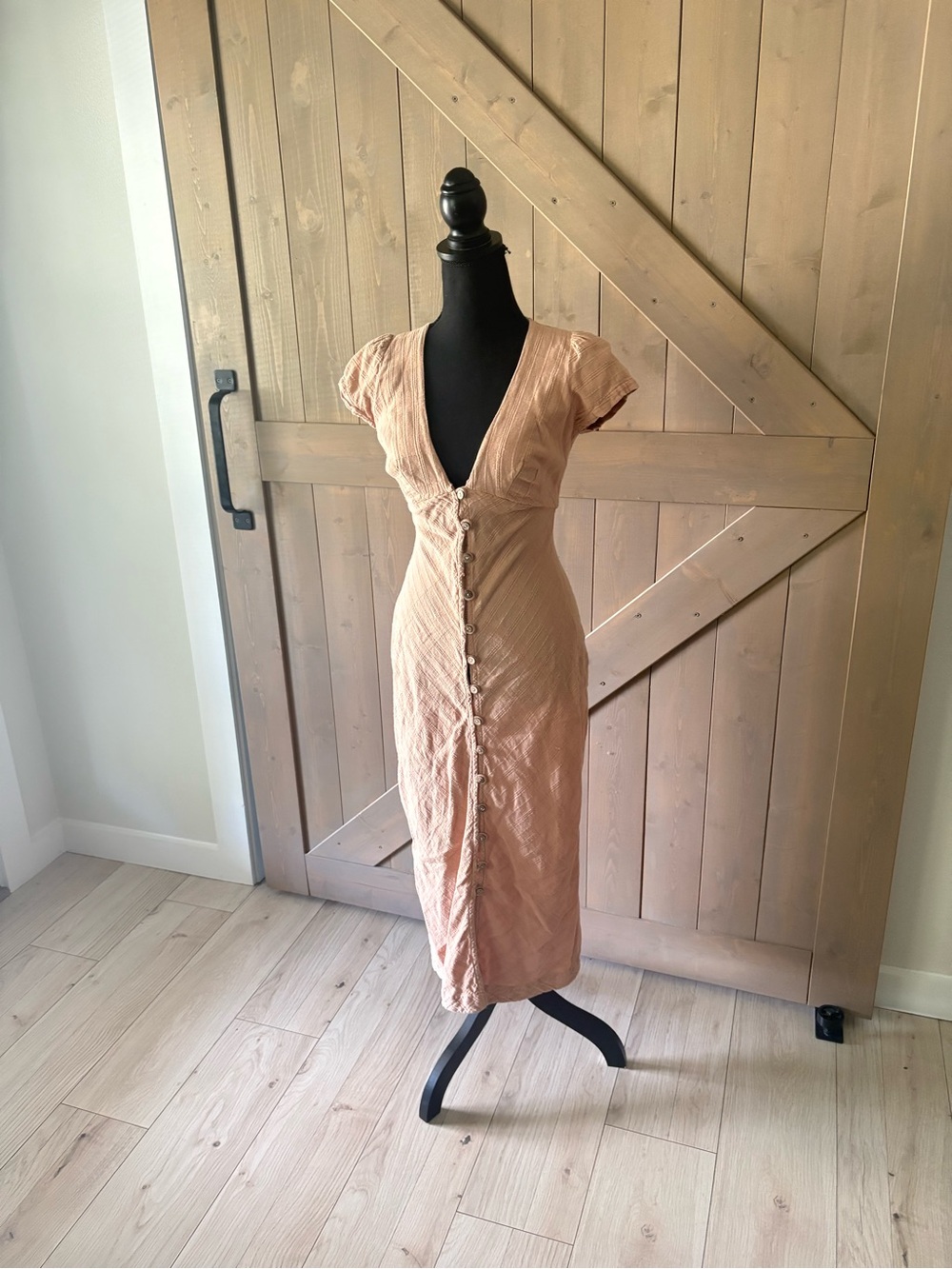 Free People Dusty Rose V-Neck Button Front Smocked Woven Midi Dress Size XS